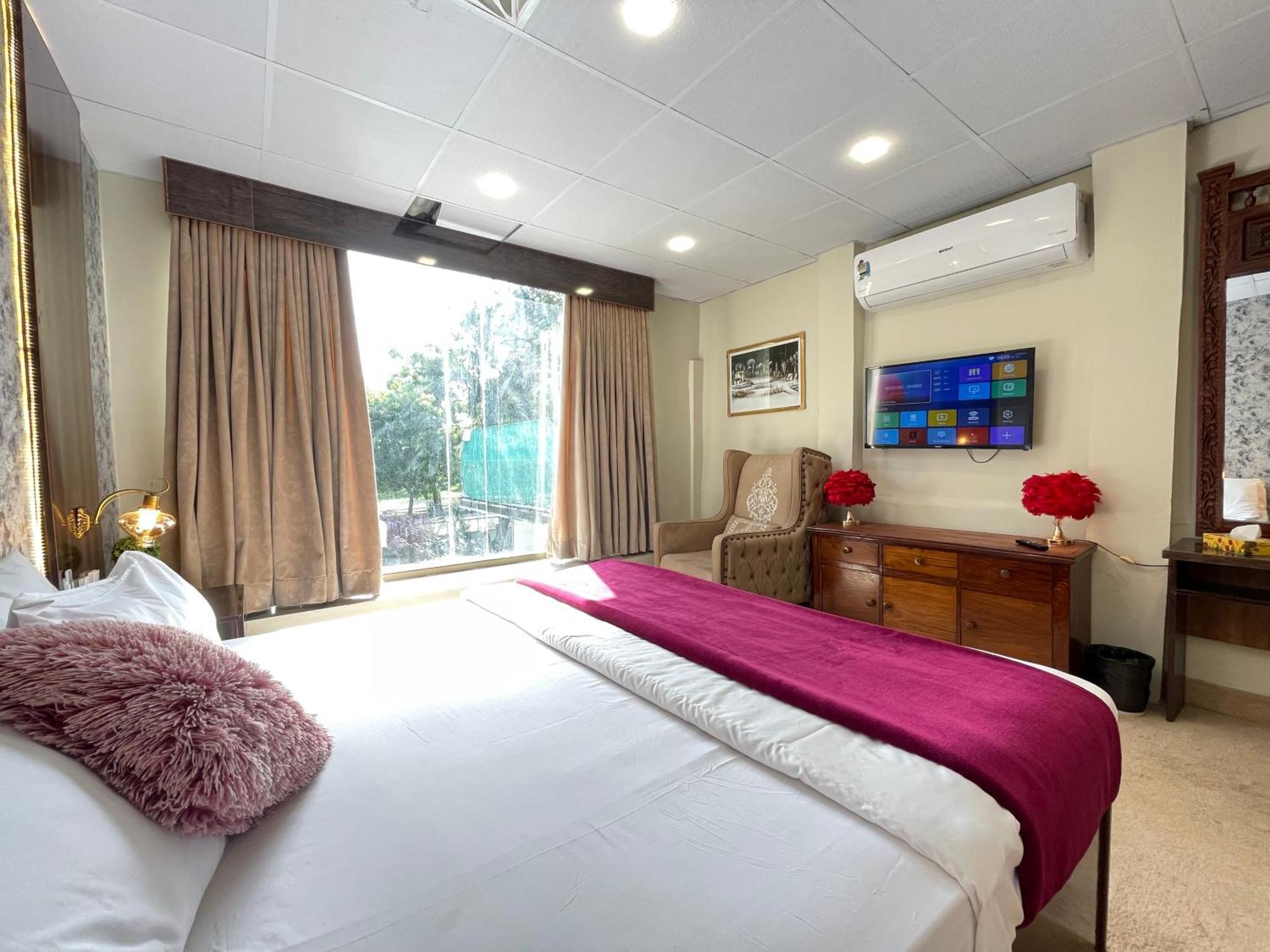 The Life Style Lodges Opp Centaurus Mall Islamabad Esterno foto
