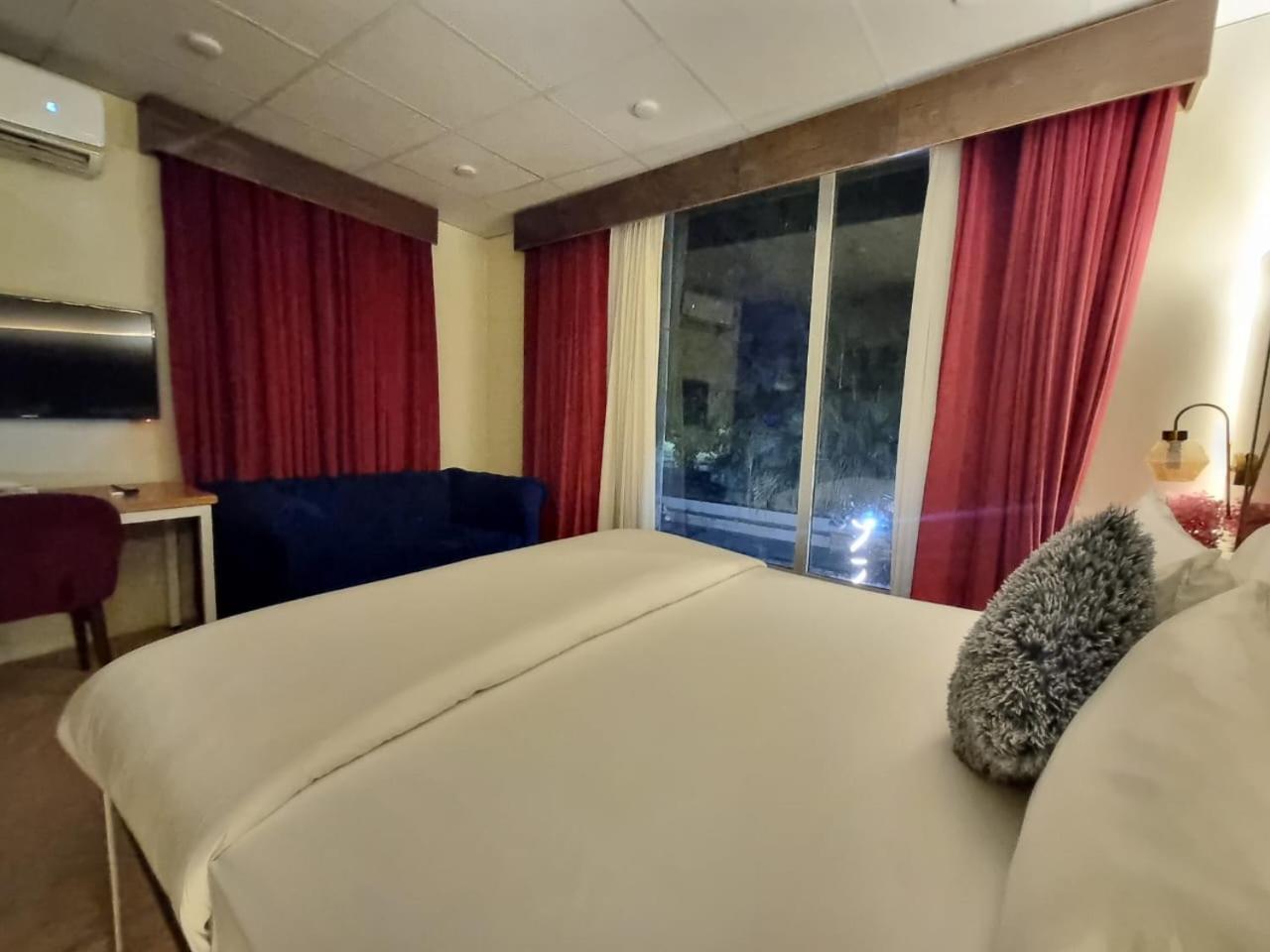 The Life Style Lodges Opp Centaurus Mall Islamabad Esterno foto
