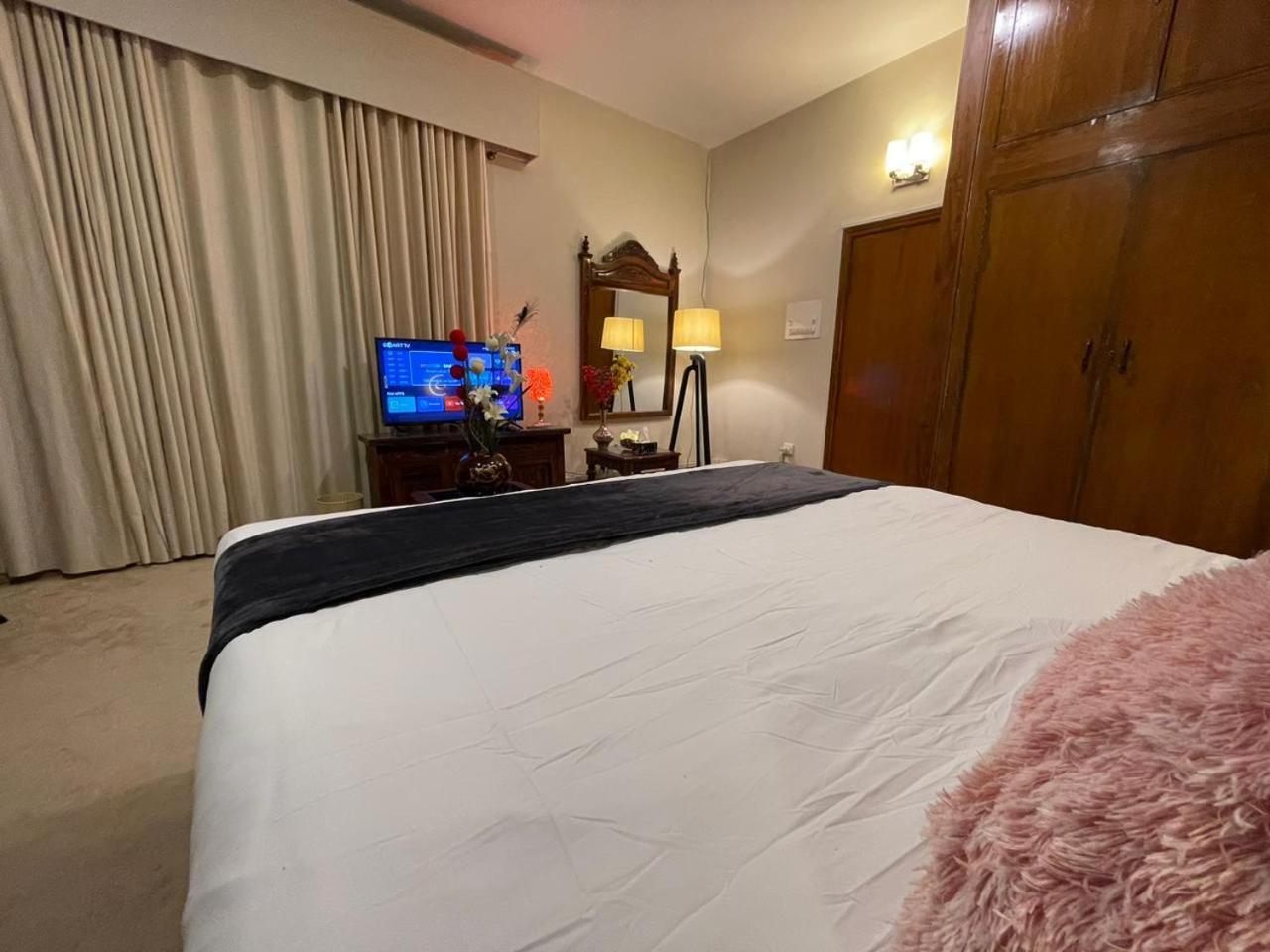 The Life Style Lodges Opp Centaurus Mall Islamabad Esterno foto