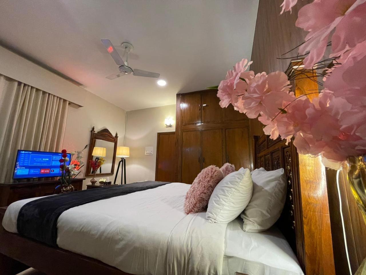 The Life Style Lodges Opp Centaurus Mall Islamabad Esterno foto