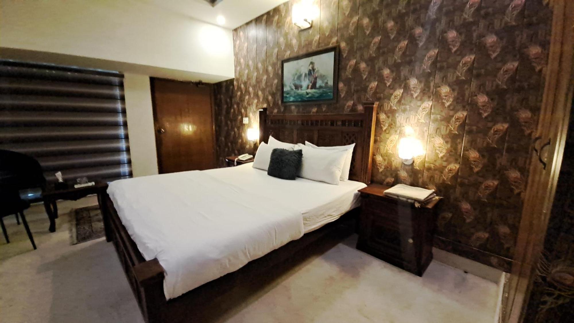 The Life Style Lodges Opp Centaurus Mall Islamabad Esterno foto