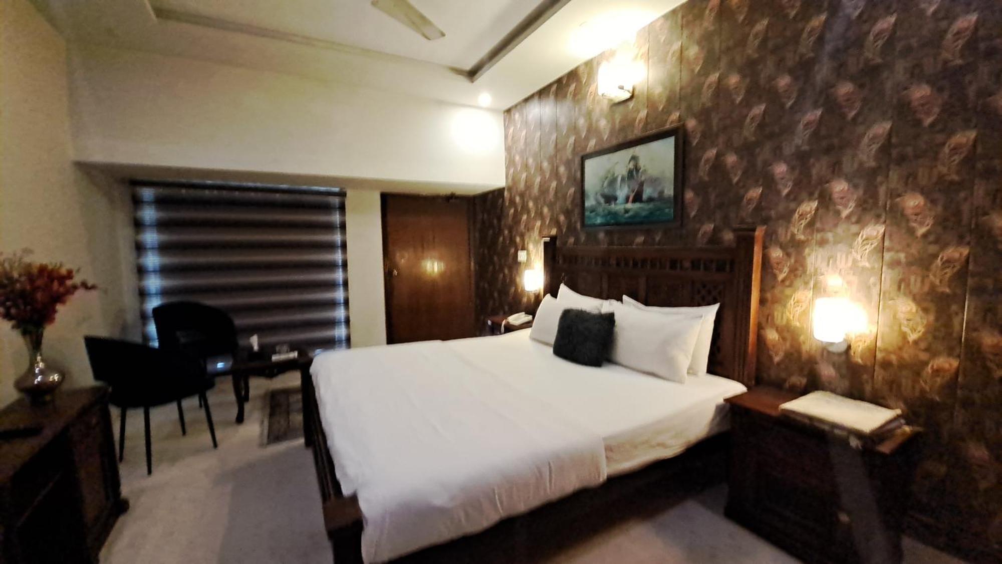 The Life Style Lodges Opp Centaurus Mall Islamabad Esterno foto