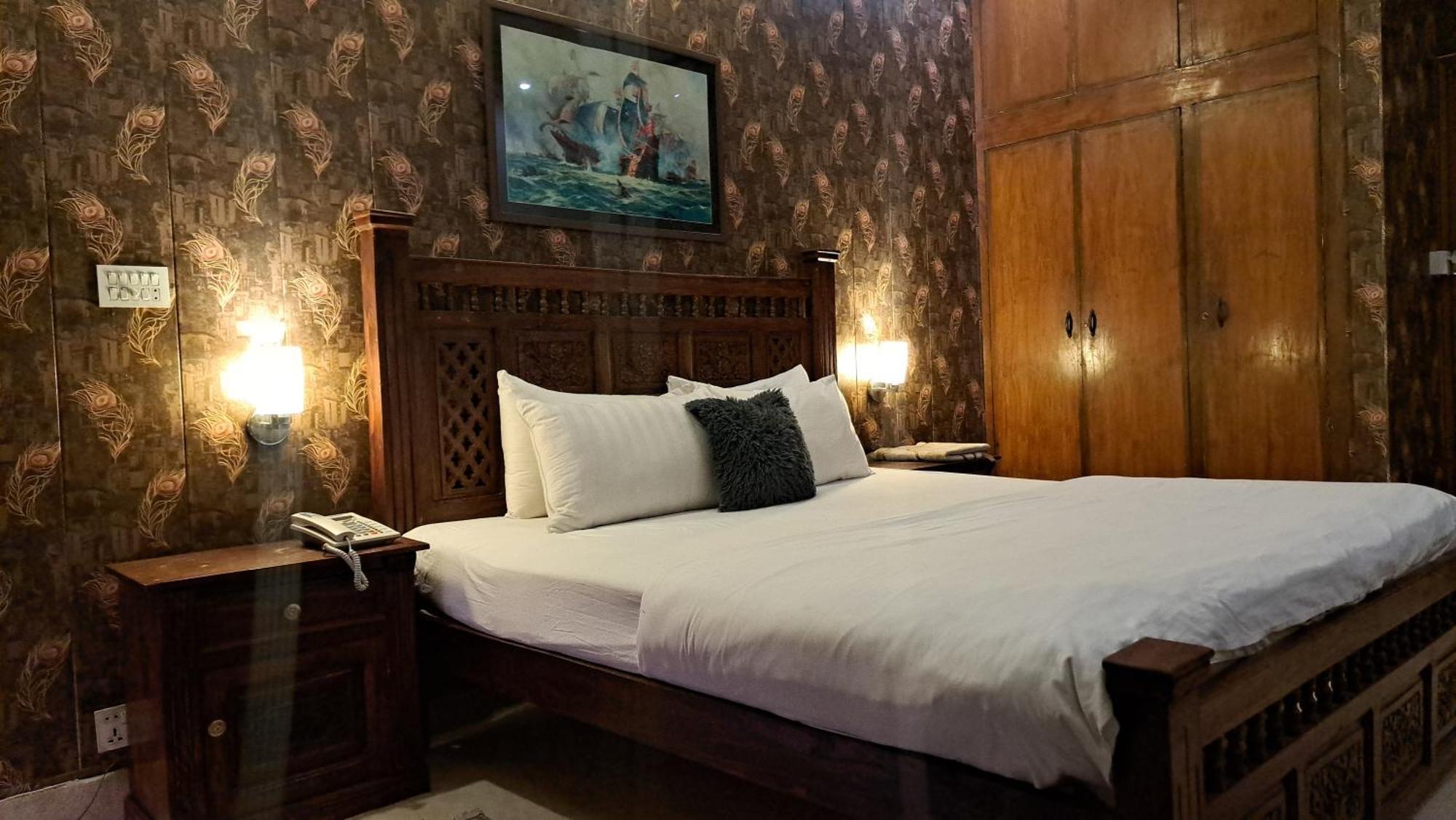 The Life Style Lodges Opp Centaurus Mall Islamabad Esterno foto