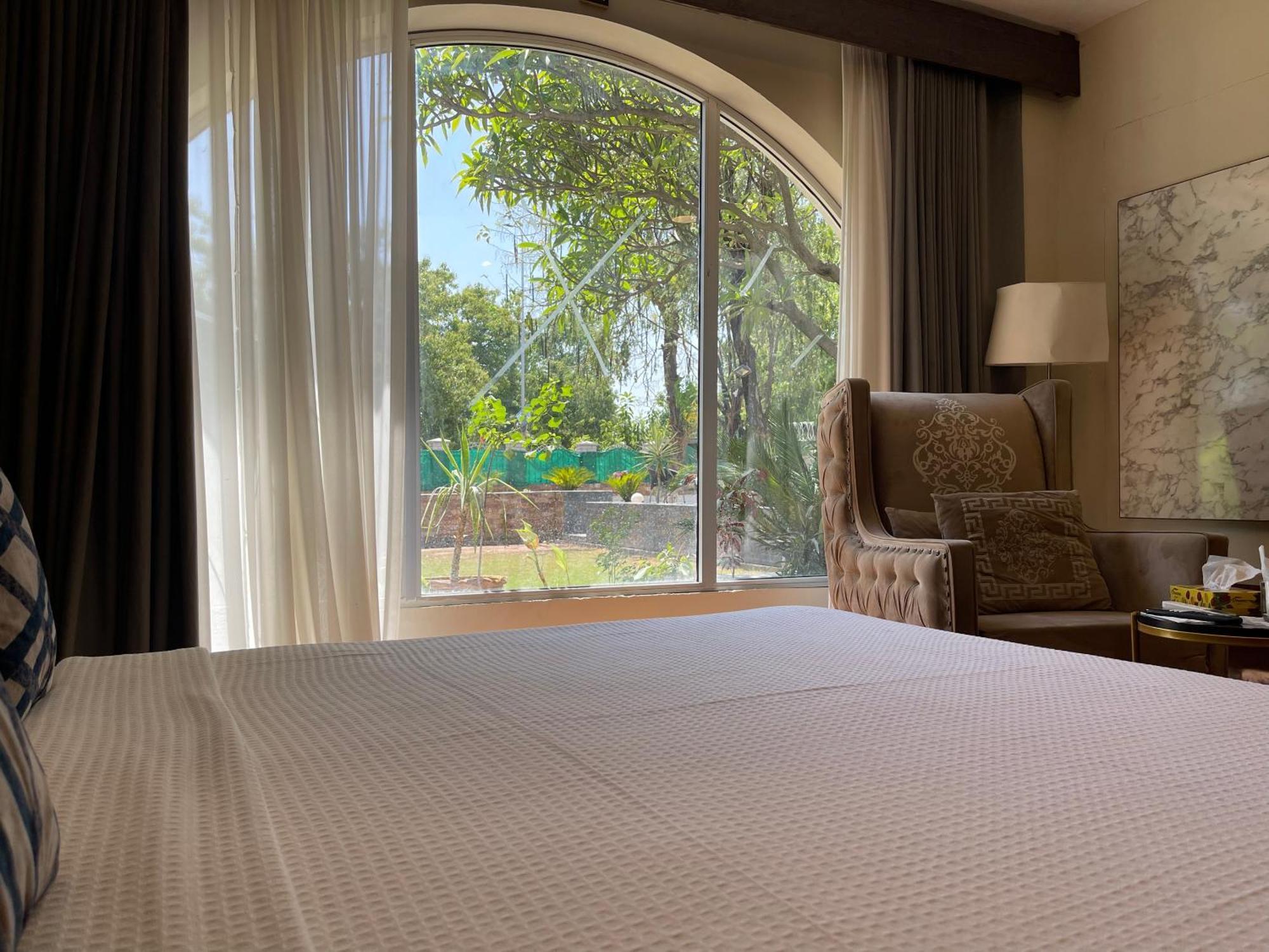 The Life Style Lodges Opp Centaurus Mall Islamabad Esterno foto